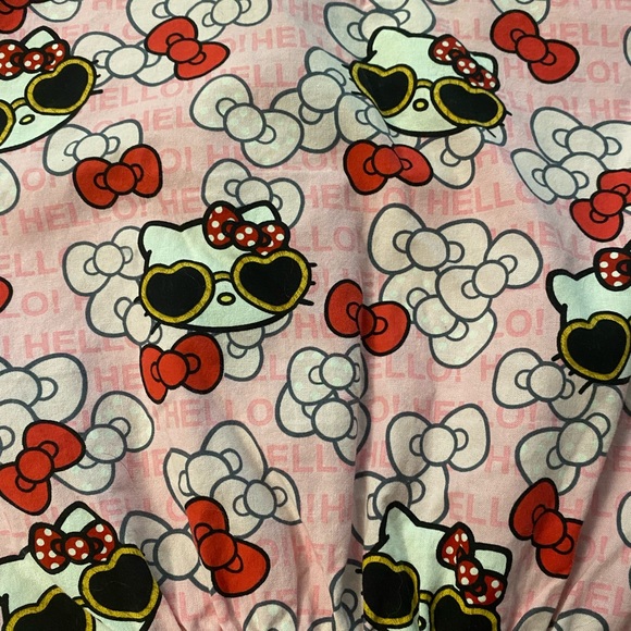Hello Kitty Medium Scrub top - Picture 3 of 4